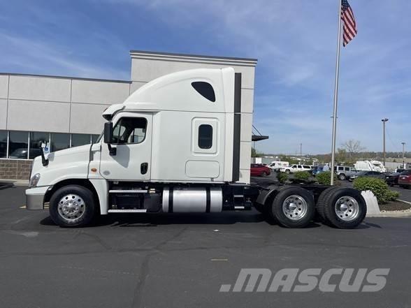 Freightliner CASCADIA 116 Sadulveokid