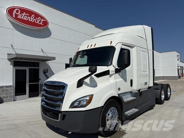 Freightliner CASCADIA 116 Sadulveokid