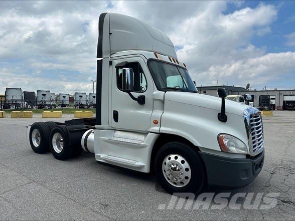 Freightliner CASCADIA 125 Sadulveokid