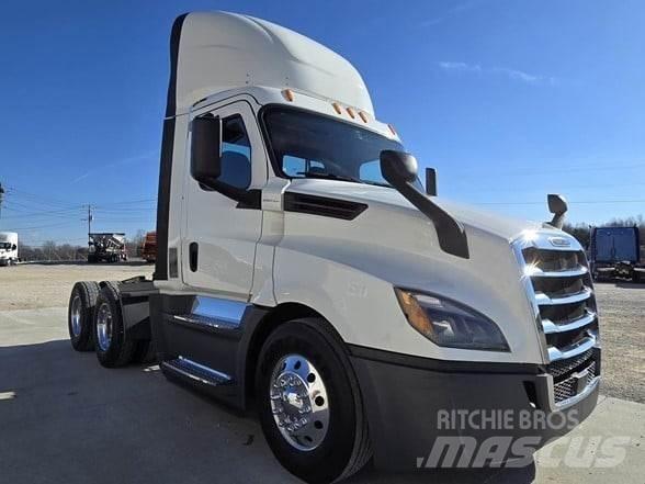 Freightliner CASCADIA 126 Sadulveokid
