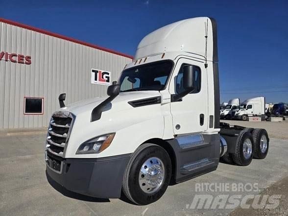 Freightliner CASCADIA 126 Sadulveokid