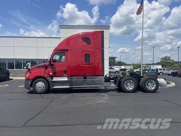 Freightliner CASCADIA 126 Sadulveokid