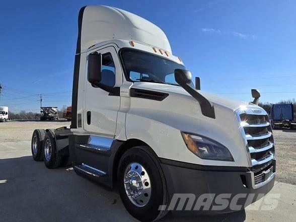 Freightliner CASCADIA 126 Sadulveokid