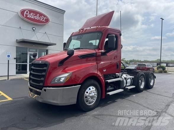 Freightliner CASCADIA 126 Sadulveokid