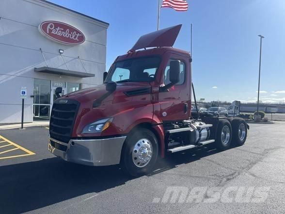 Freightliner CASCADIA 126 Sadulveokid