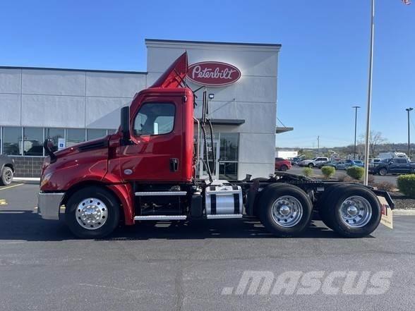 Freightliner CASCADIA 126 Sadulveokid