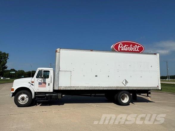 International 4900 Furgoonautod