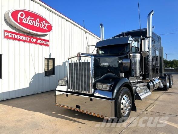Kenworth W900 Sadulveokid