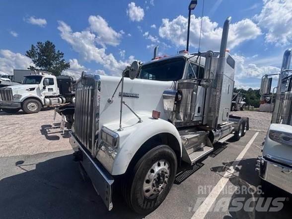 Kenworth W900B Sadulveokid