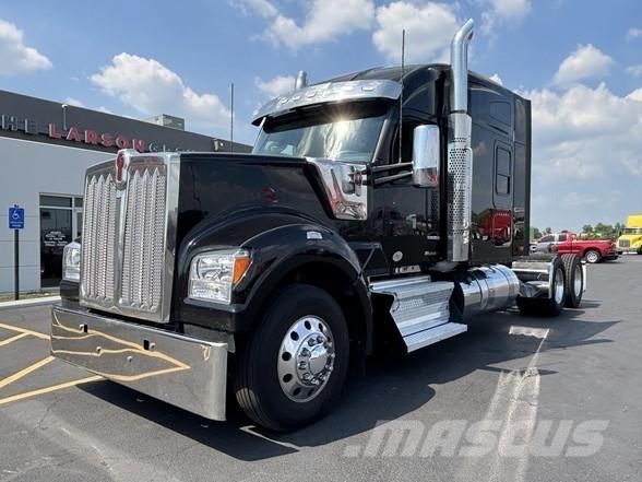 Kenworth W990 Sadulveokid