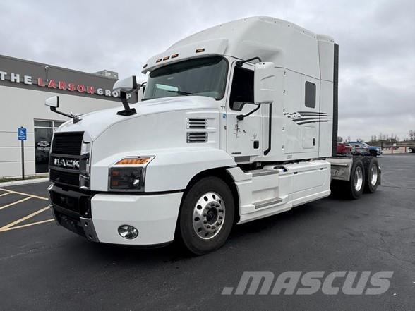 Mack ANTHEM 64T Sadulveokid