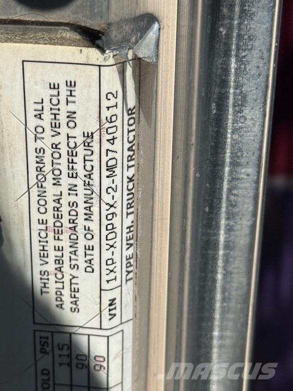 Peterbilt 389 Sadulveokid