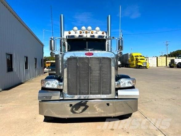 Peterbilt 389 Sadulveokid