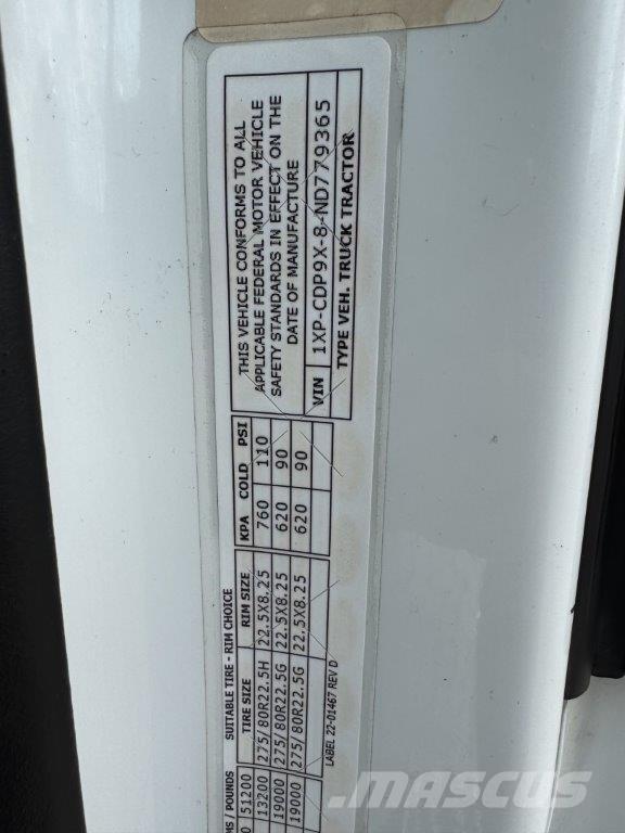 Peterbilt 567 Sadulveokid