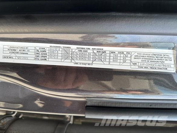Peterbilt 567 Sadulveokid