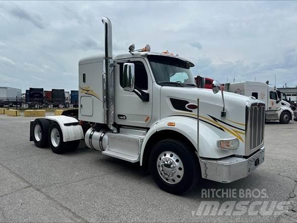 Peterbilt 567 Sadulveokid