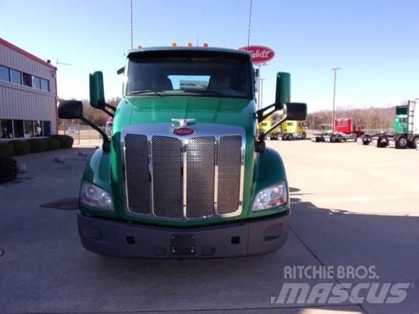 Peterbilt 579 Sadulveokid