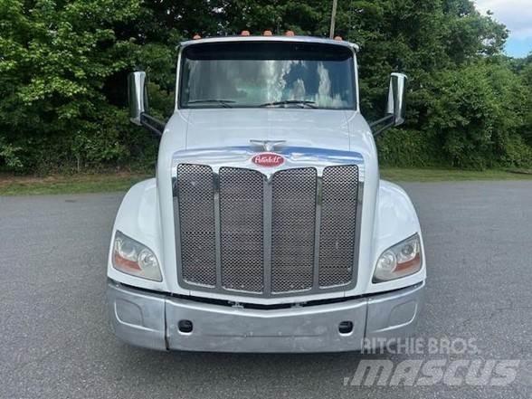 Peterbilt 579 Sadulveokid