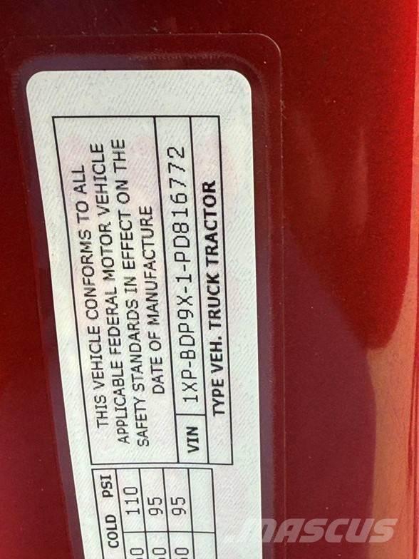 Peterbilt 579 Sadulveokid