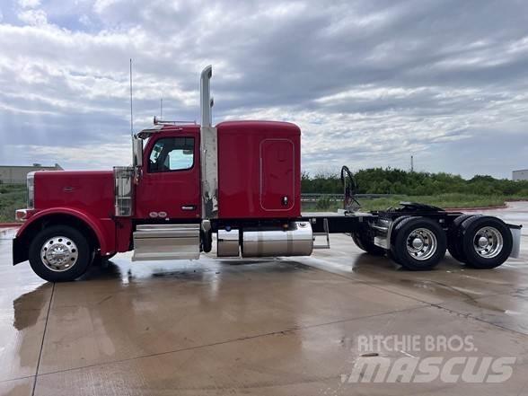 Peterbilt 589 Sadulveokid