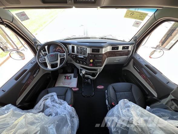 Peterbilt 589 Sadulveokid