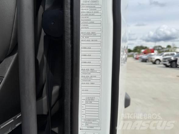 Volvo VNL42860 Sadulveokid