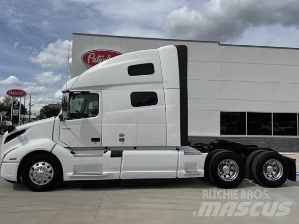Volvo VNL42860 Sadulveokid