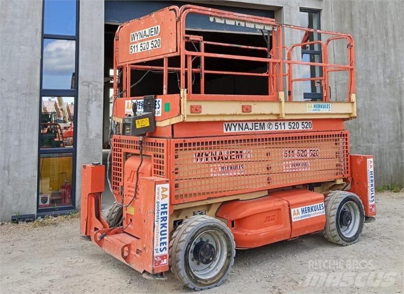 JLG 4069 Käärtõstukid