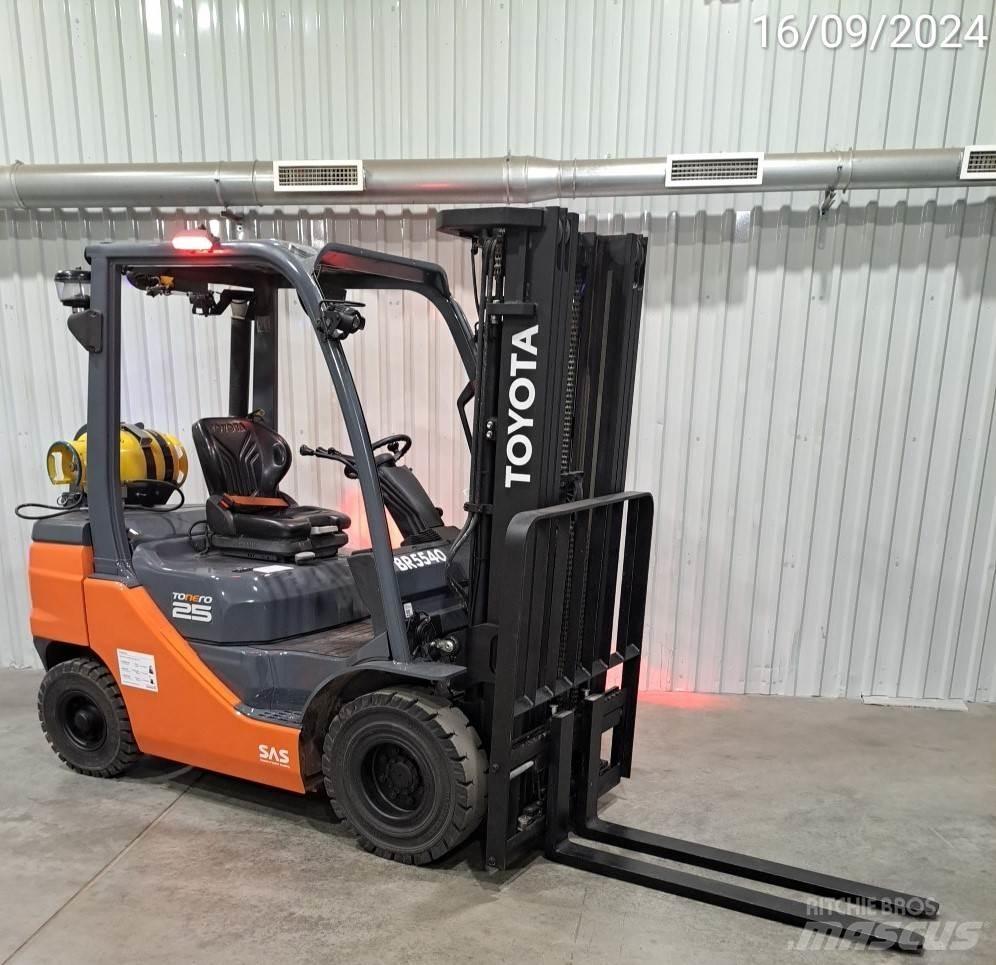 Toyota 02-8FGF25 Gaasitõstukid