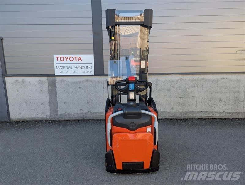 BT SPE160 Järelkäidavad virnastajad