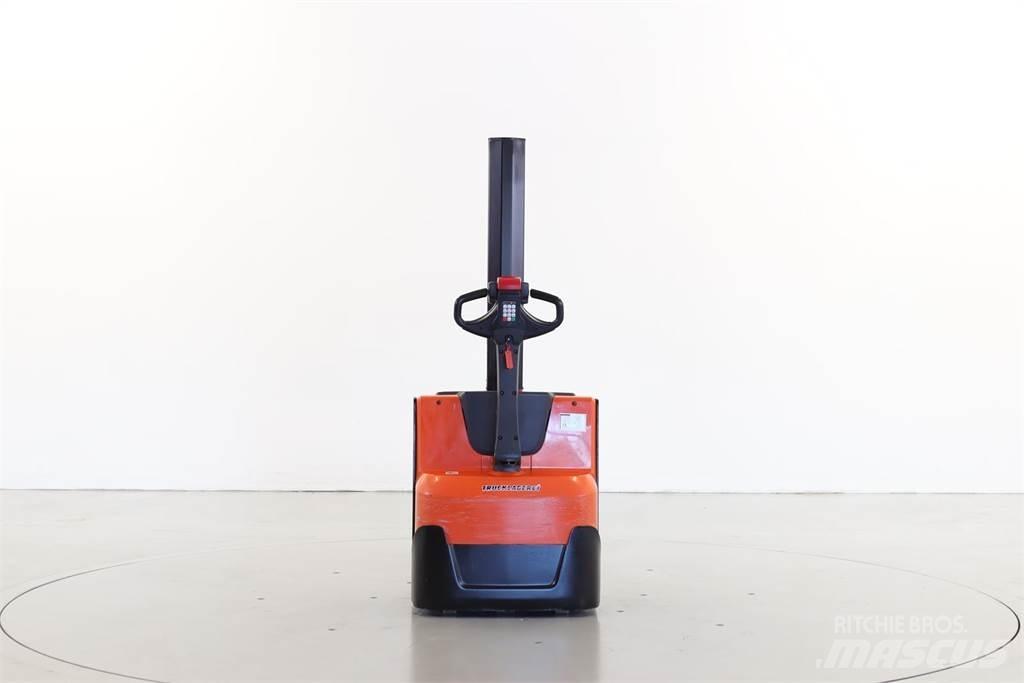 BT SWE-080-L Järelkäidavad virnastajad