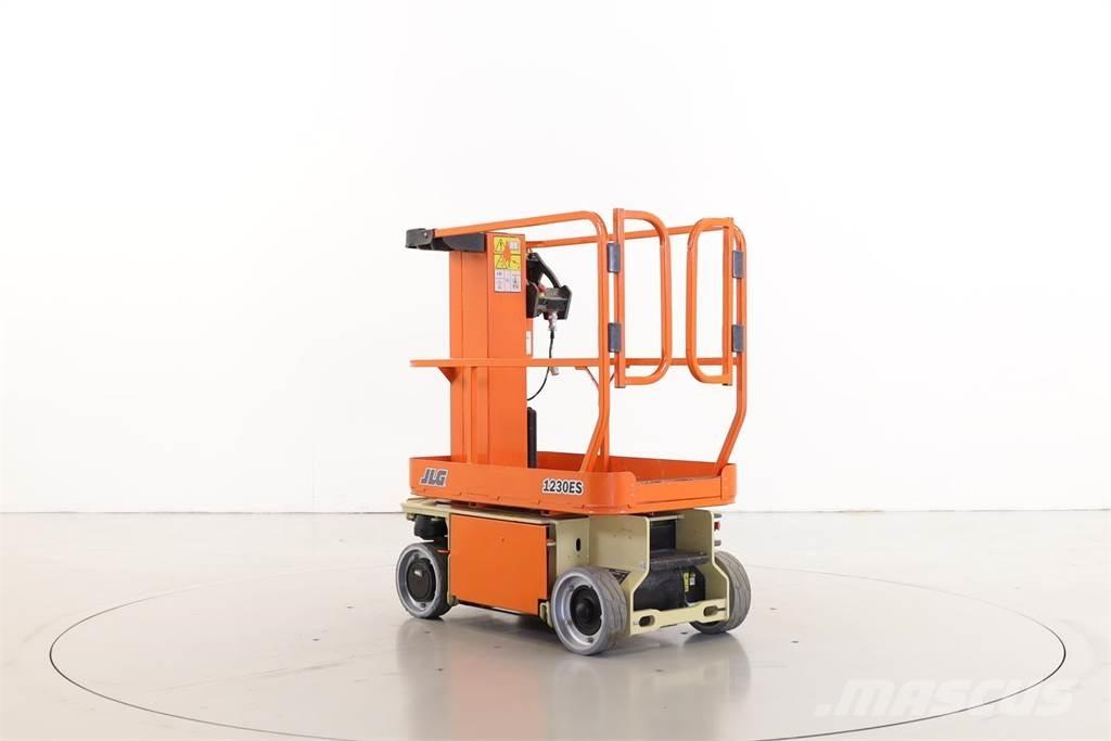 JLG 1230ES Vertikaalsed mast tõstukid
