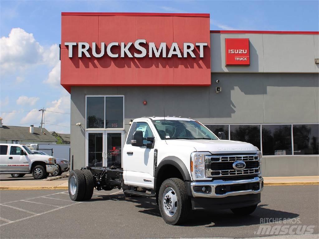 Ford F600 Raamautod
