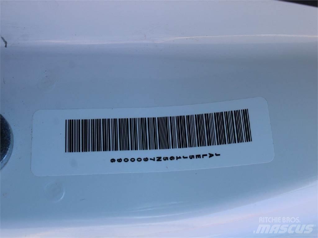 Isuzu NQR Furgoonautod