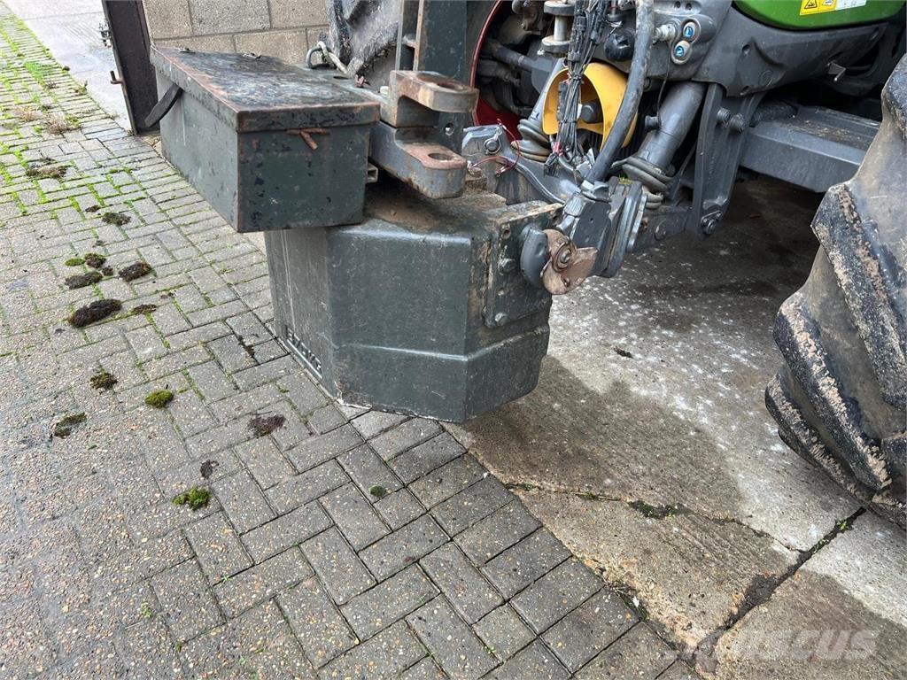 Fendt 870KG Esiraskused