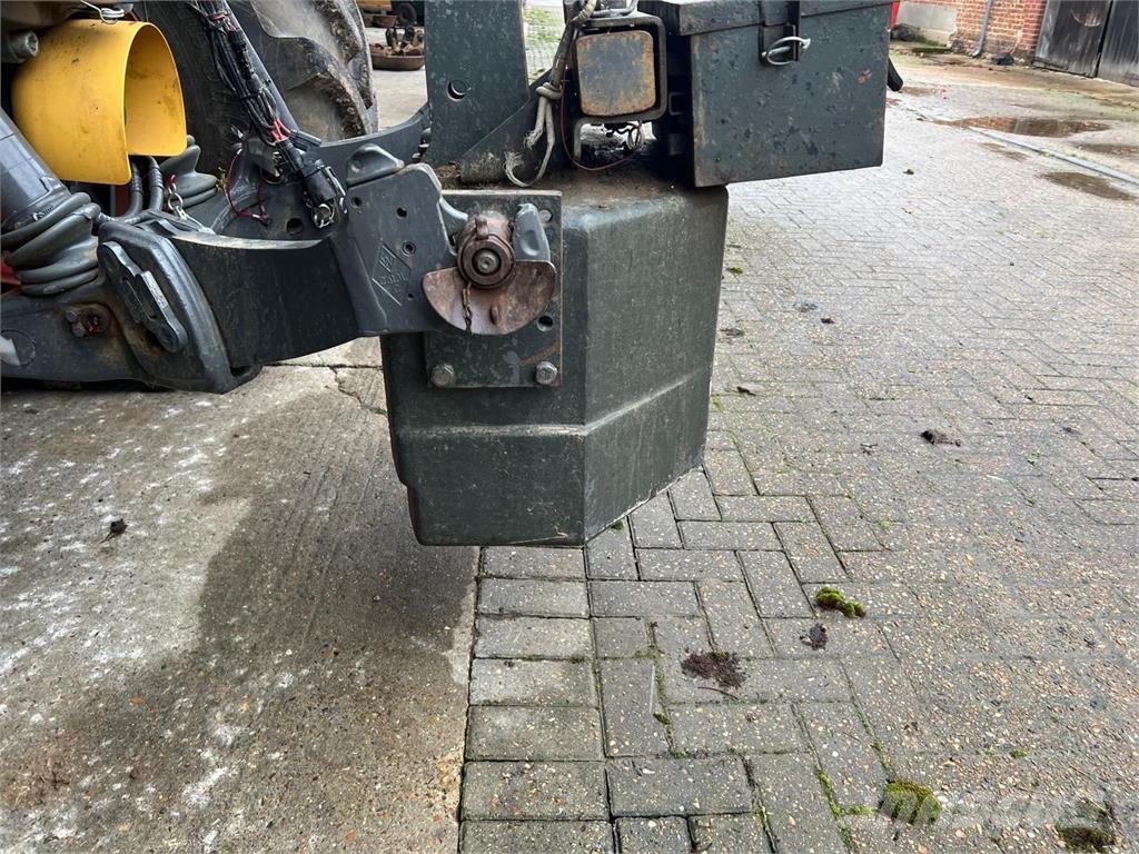 Fendt 870KG Esiraskused