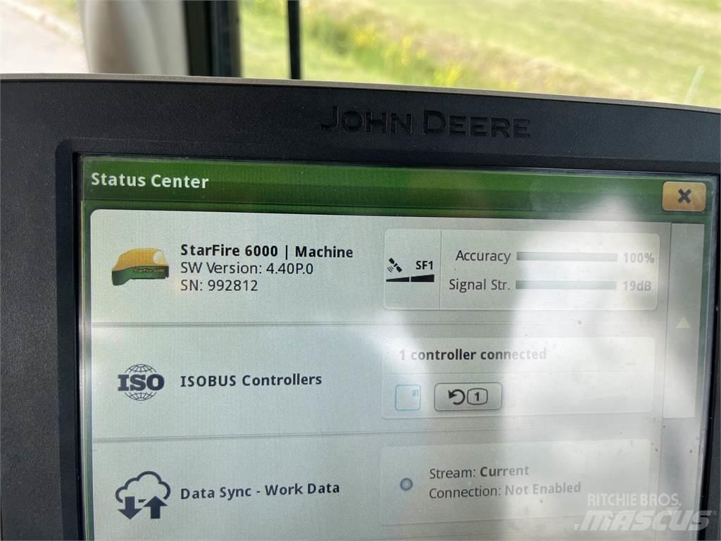 John Deere 6215R Traktorid