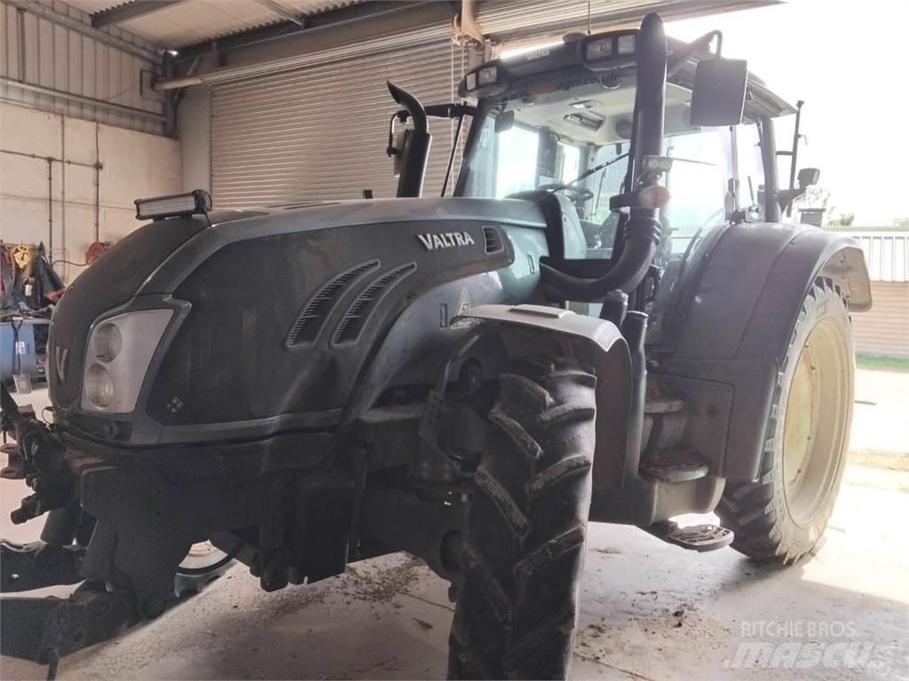 Valtra T183V Traktorid
