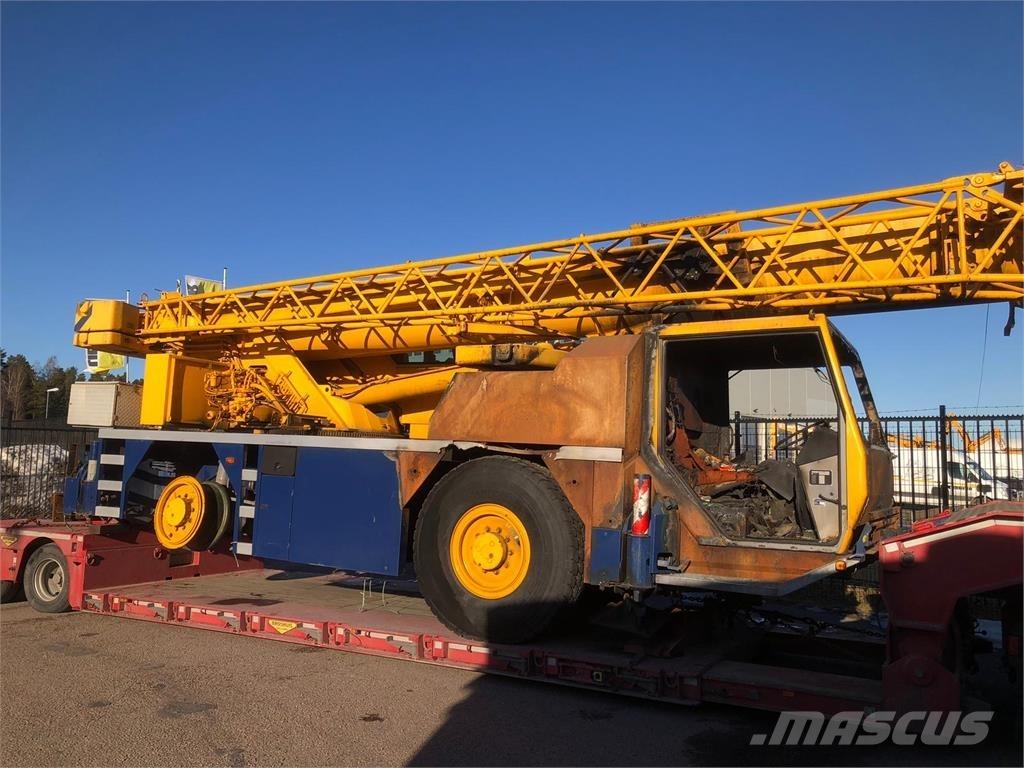 Liebherr LTM 1030-2 Maastikutõstukid