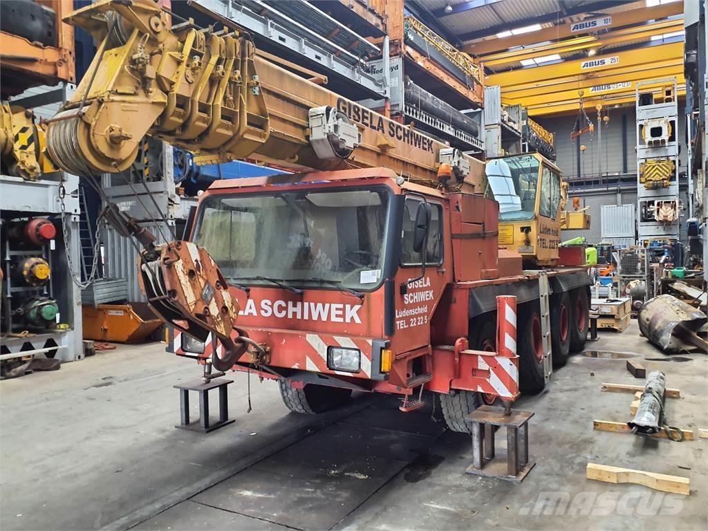 Liebherr LTM 1050 Maastikutõstukid