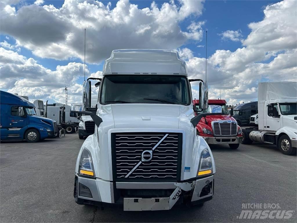 Volvo VNL Sadulveokid