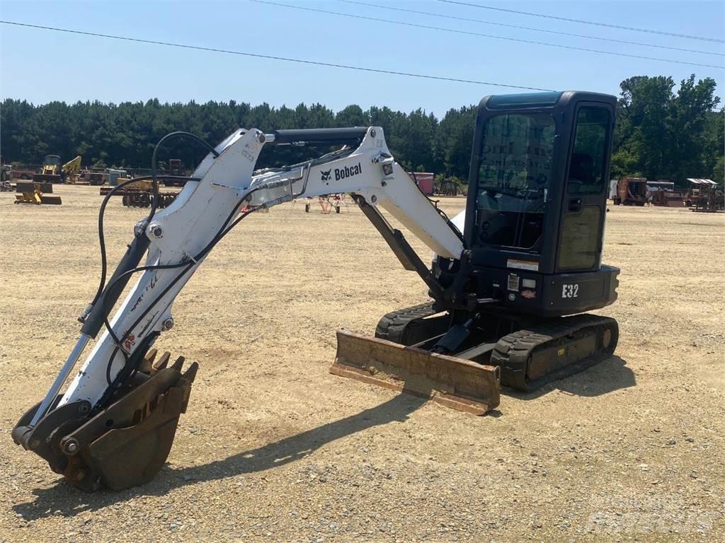 Bobcat E32 Muu
