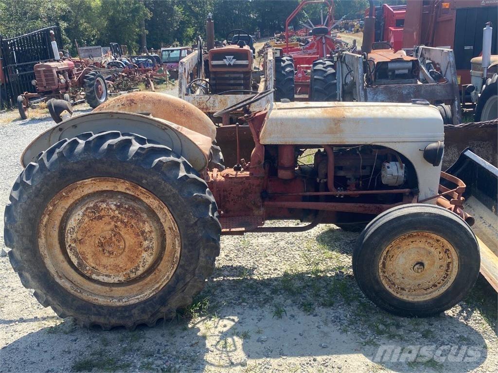 Ford 8N Muu