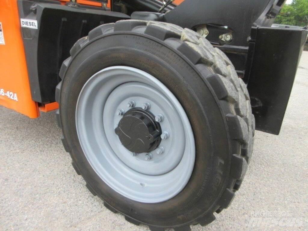 JLG G6-42A Muu