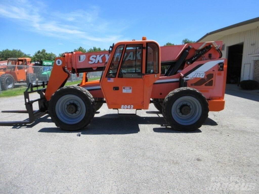 SkyTrak 8042 Muu