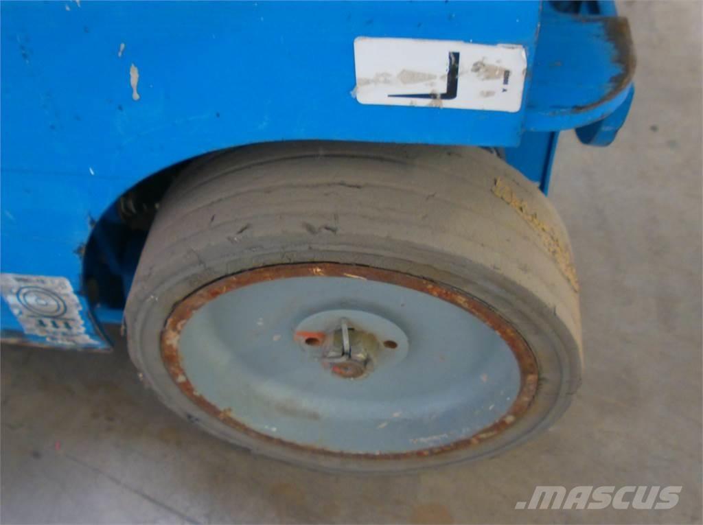 Genie GRC12 Vertikaalsed mast tõstukid