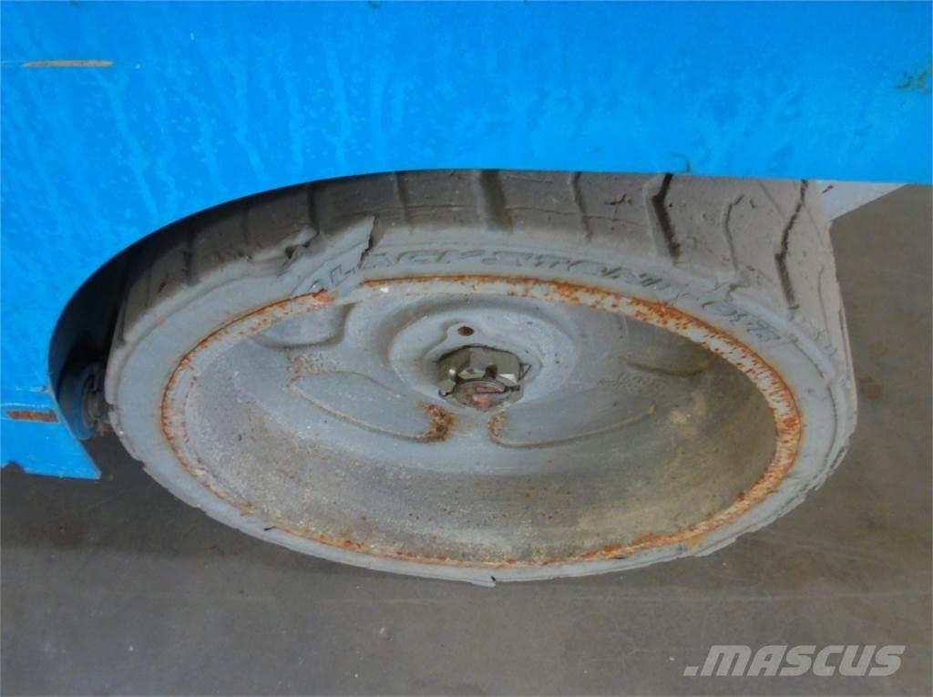 Genie GS2032 Käärtõstukid
