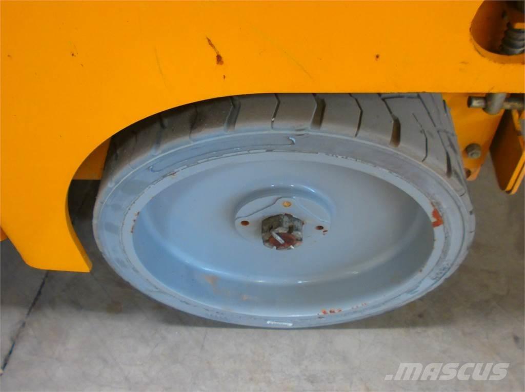 Haulotte Compact 12 Käärtõstukid