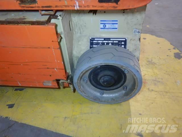 JLG 1230ES Vertikaalsed mast tõstukid