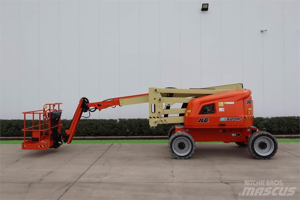 JLG EC 520AJ Iseliikuvad poomtõstukid